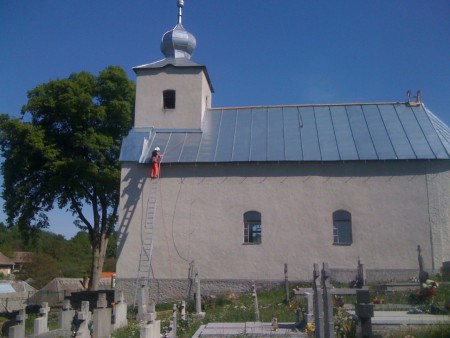 Pokrývanie kostola Horné Mladonice